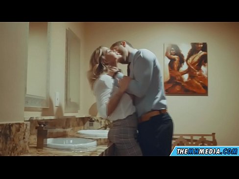 ❤️ Nalika pirang semok seduces sampeyan ing toilet umum Porno vk ing kita% jv.filmepornonline.ru% ﹏